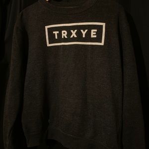 dark gray trxye crew neck